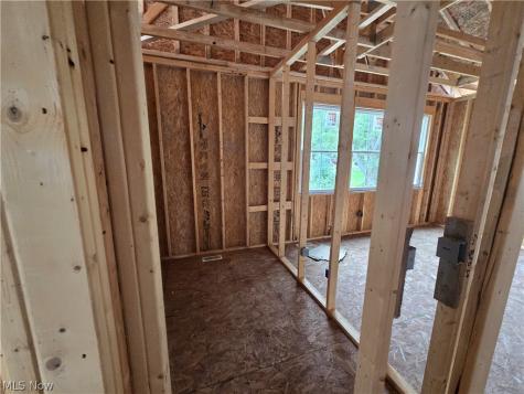 318 Delta Way Elyria OH 44035