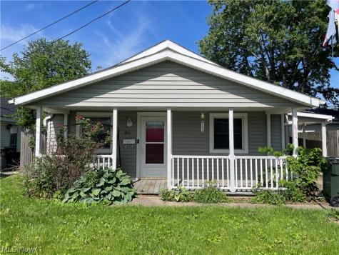 611 S Logan Street Elyria OH 44035