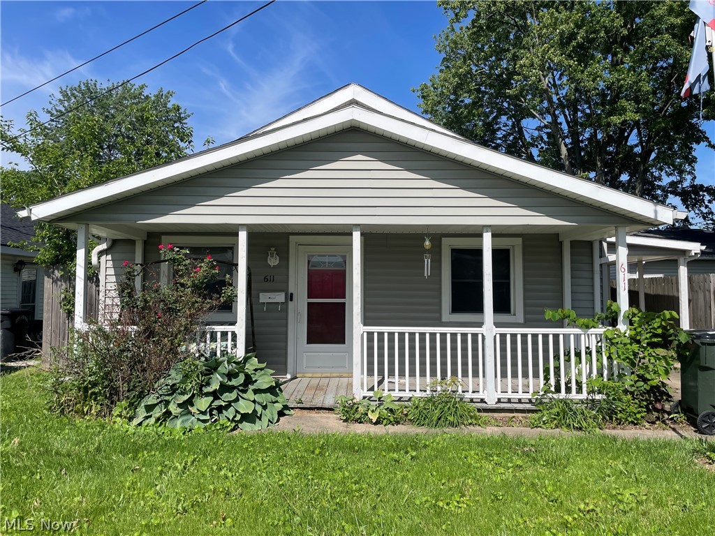 611 S Logan Street Elyria OH 44035