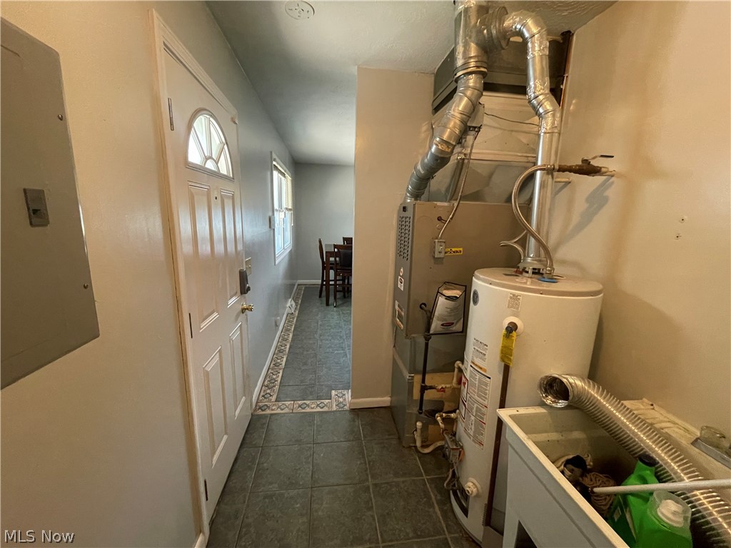611 S Logan Street Elyria OH 44035