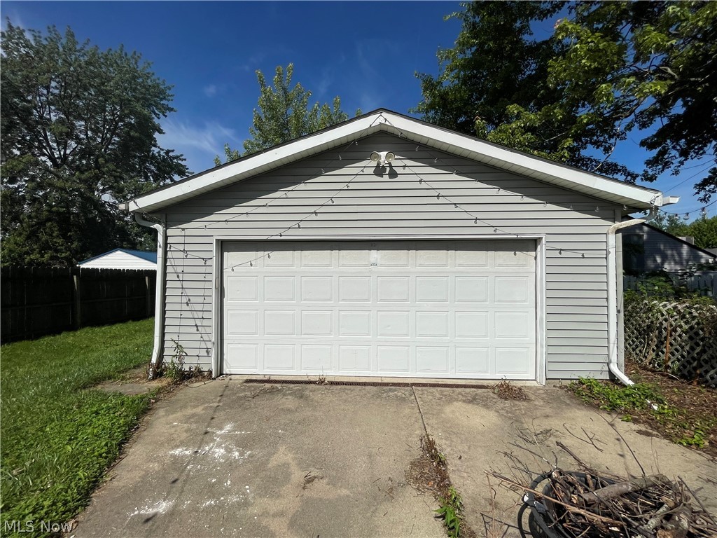 611 S Logan Street Elyria OH 44035