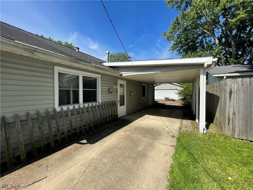 611 S Logan Street Elyria OH 44035