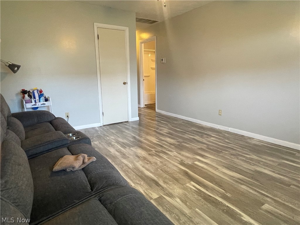 611 S Logan Street Elyria OH 44035