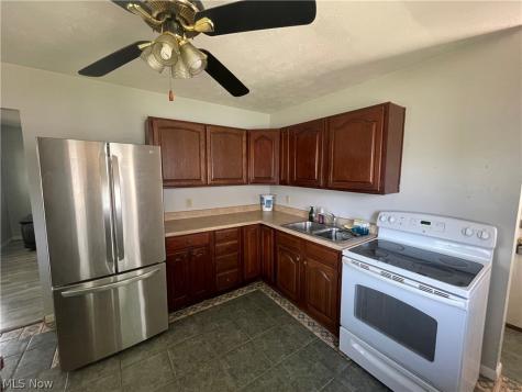 611 S Logan Street Elyria OH 44035