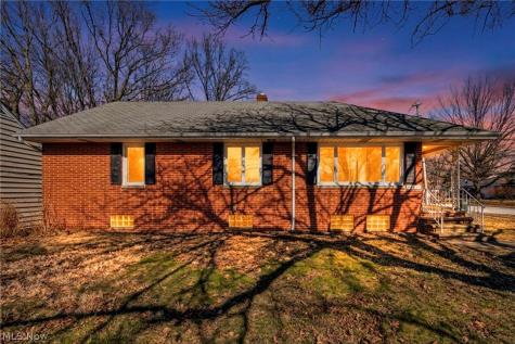 25641 Glenbrook Boulevard Euclid OH 44117