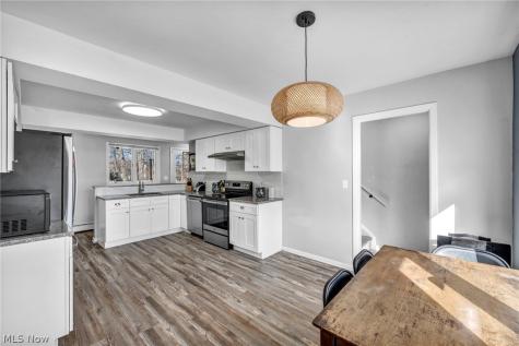 25641 Glenbrook Boulevard Euclid OH 44117
