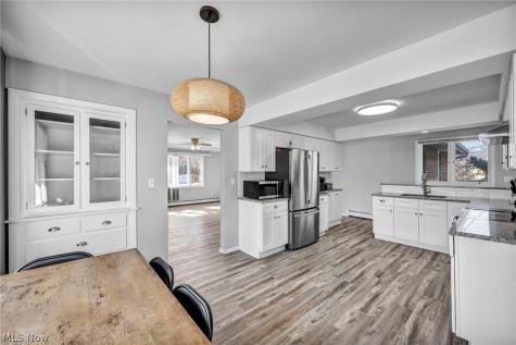 25641 Glenbrook Boulevard Euclid OH 44117