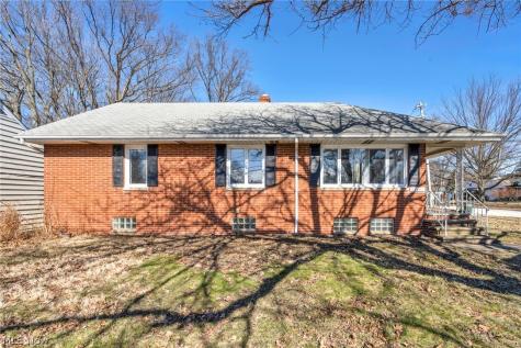 25641 Glenbrook Boulevard Euclid OH 44117