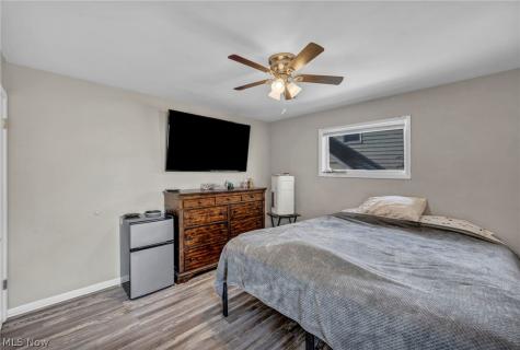 25641 Glenbrook Boulevard Euclid OH 44117