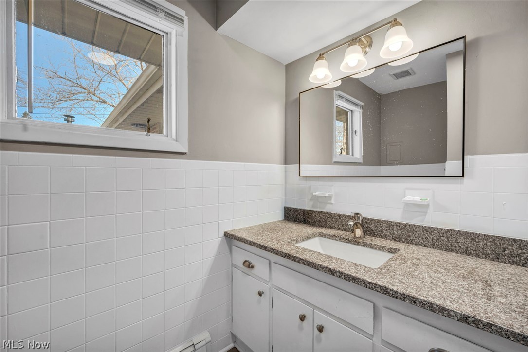25641 Glenbrook Boulevard Euclid OH 44117
