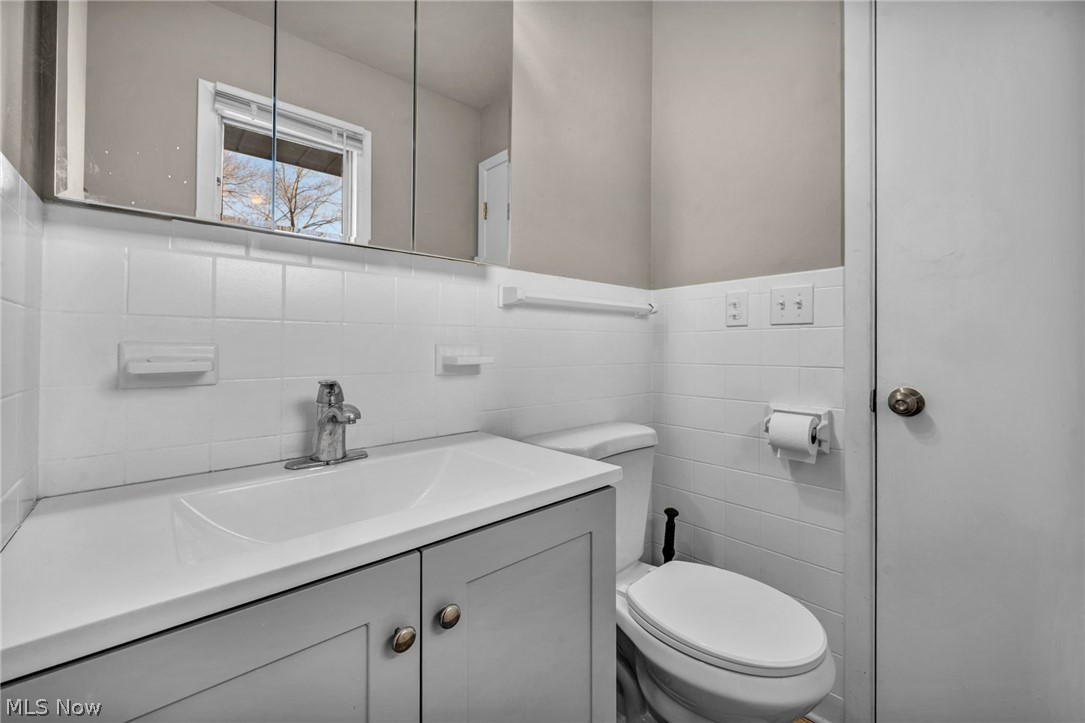 25641 Glenbrook Boulevard Euclid OH 44117