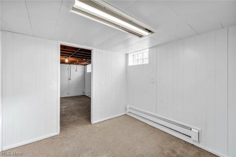 25641 Glenbrook Boulevard Euclid OH 44117