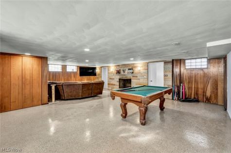 25641 Glenbrook Boulevard Euclid OH 44117