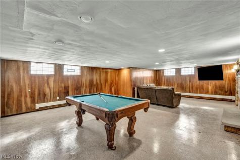 25641 Glenbrook Boulevard Euclid OH 44117