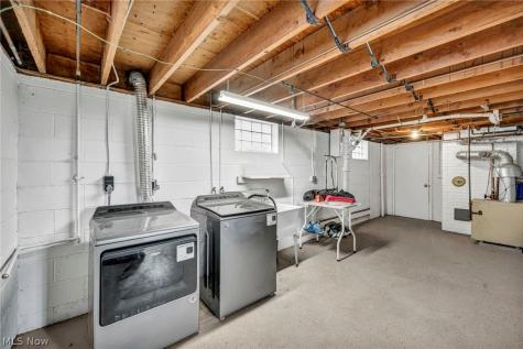 25641 Glenbrook Boulevard Euclid OH 44117