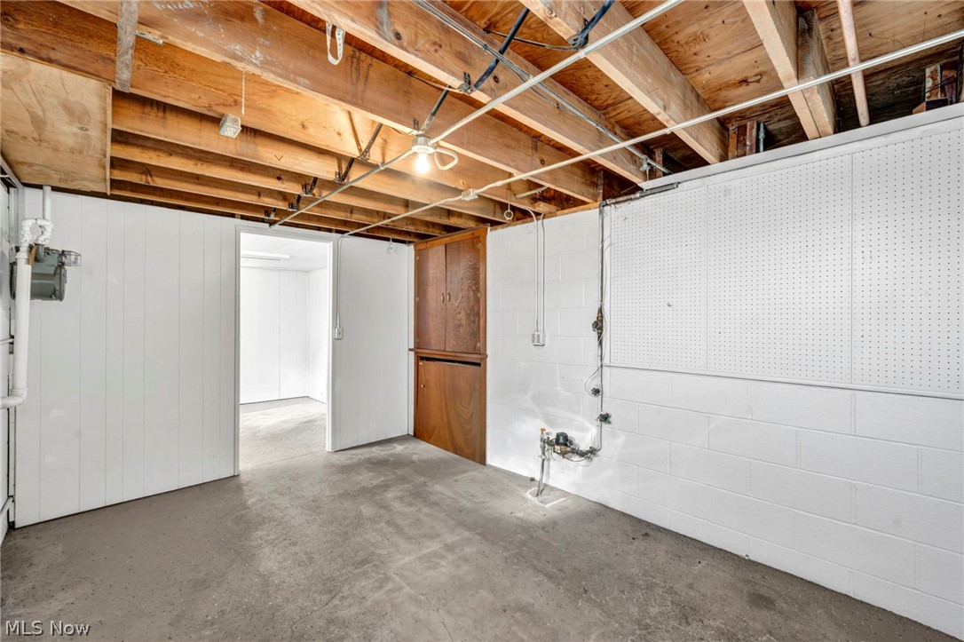25641 Glenbrook Boulevard Euclid OH 44117