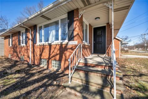 25641 Glenbrook Boulevard Euclid OH 44117