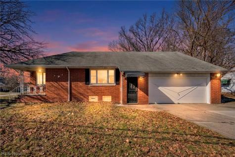 25641 Glenbrook Boulevard Euclid OH 44117
