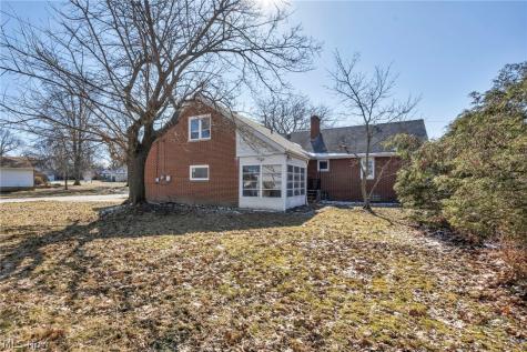 25641 Glenbrook Boulevard Euclid OH 44117