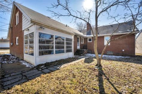 25641 Glenbrook Boulevard Euclid OH 44117