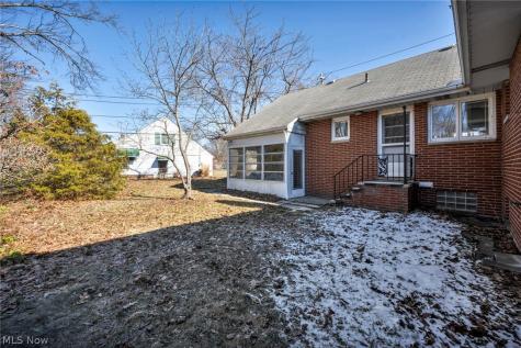 25641 Glenbrook Boulevard Euclid OH 44117