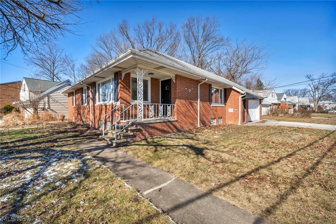 25641 Glenbrook Boulevard Euclid OH 44117