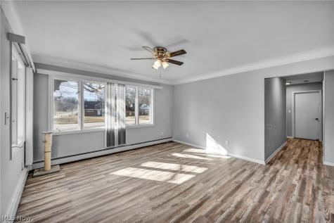 25641 Glenbrook Boulevard Euclid OH 44117