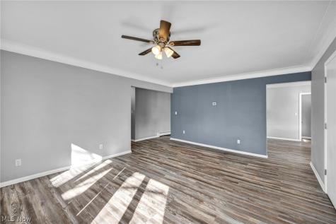 25641 Glenbrook Boulevard Euclid OH 44117