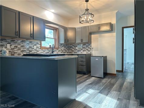 78 Helen Avenue Niles OH 44446