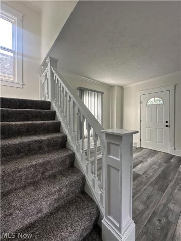 78 Helen Avenue Niles OH 44446