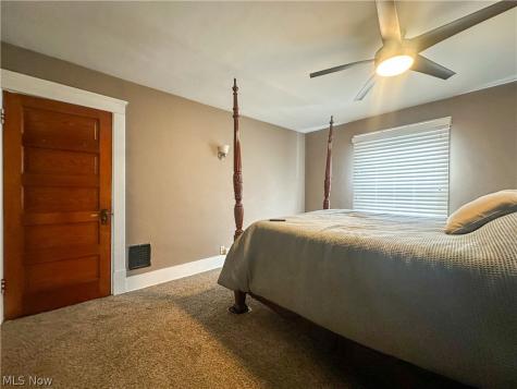 78 Helen Avenue Niles OH 44446