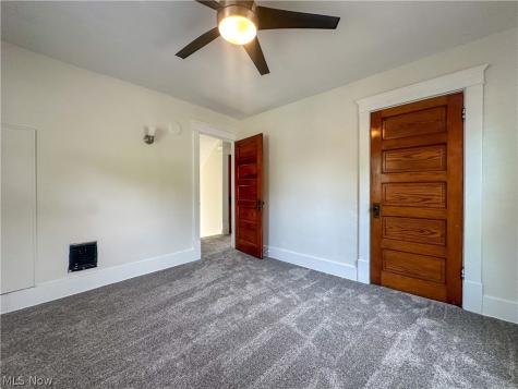 78 Helen Avenue Niles OH 44446