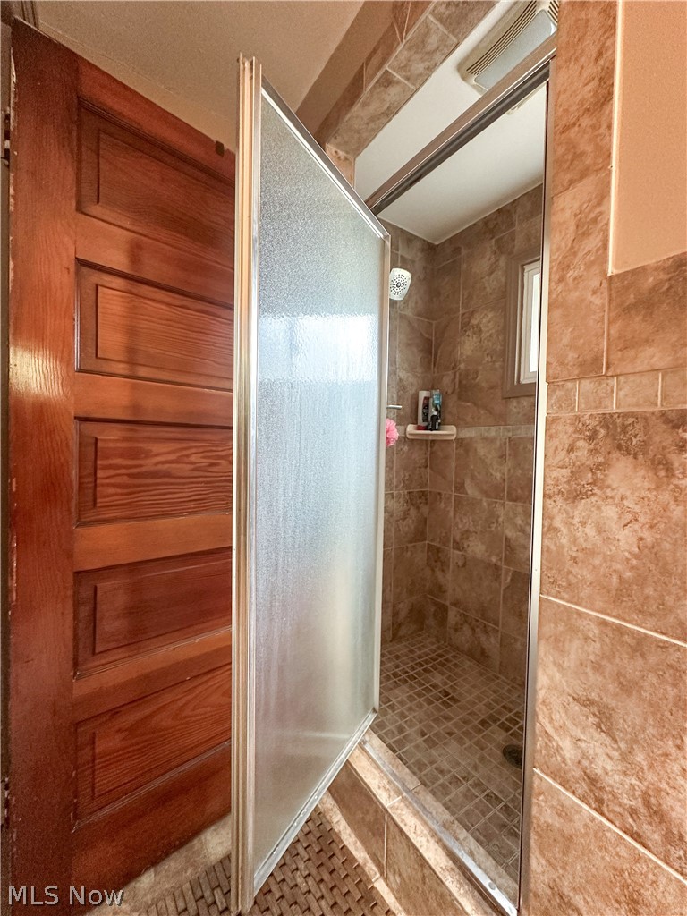 78 Helen Avenue Niles OH 44446