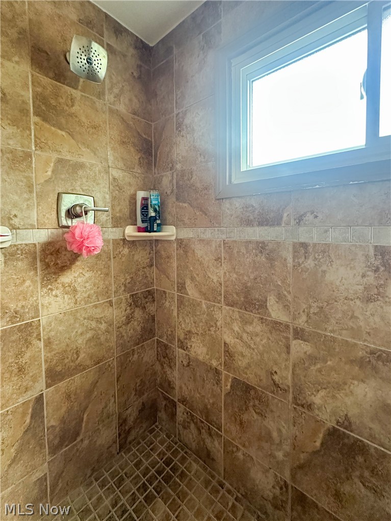 78 Helen Avenue Niles OH 44446