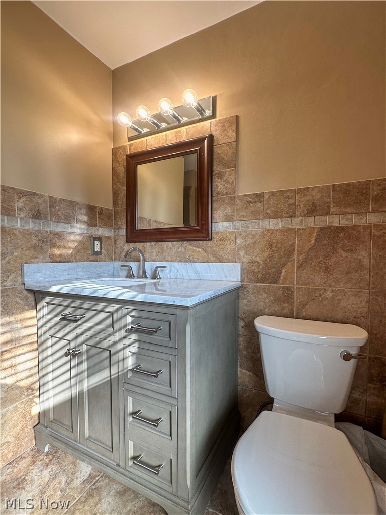 78 Helen Avenue Niles OH 44446