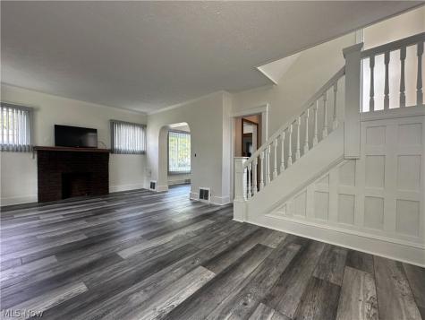 78 Helen Avenue Niles OH 44446