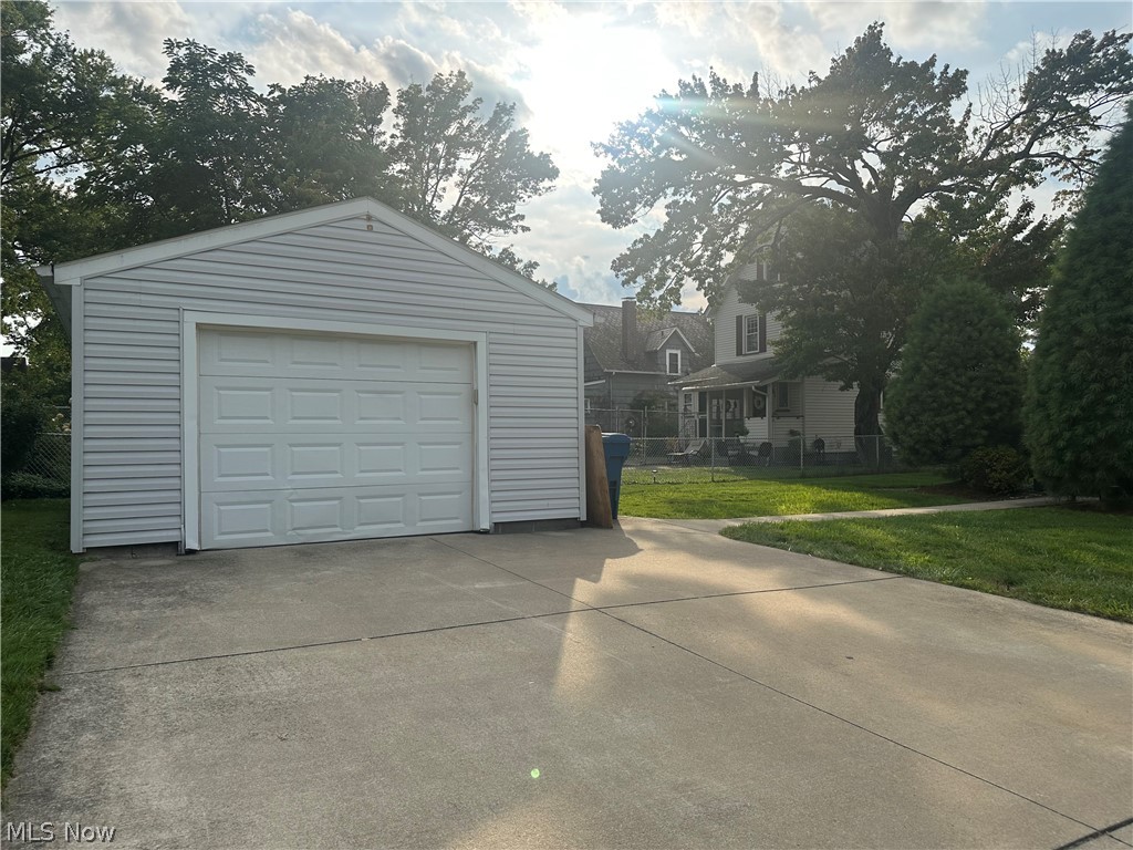 78 Helen Avenue Niles OH 44446