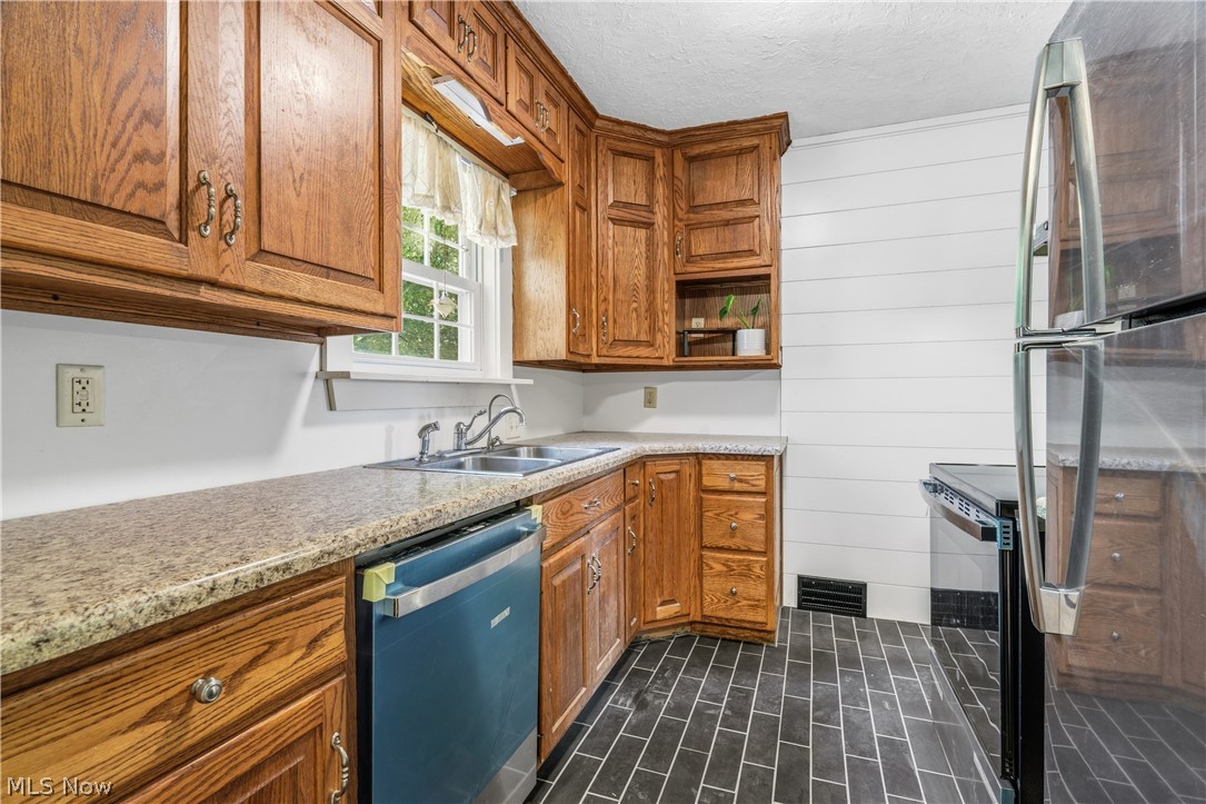 1769 Paradise Road Orrville OH 44667