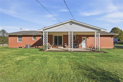 5670 Valerius Street SW Navarre OH 44662