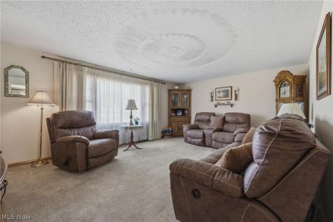 5670 Valerius Street SW Navarre OH 44662