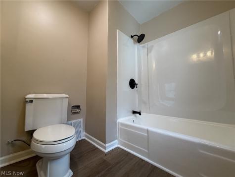 3928 Strandhill Road Cleveland OH 44128