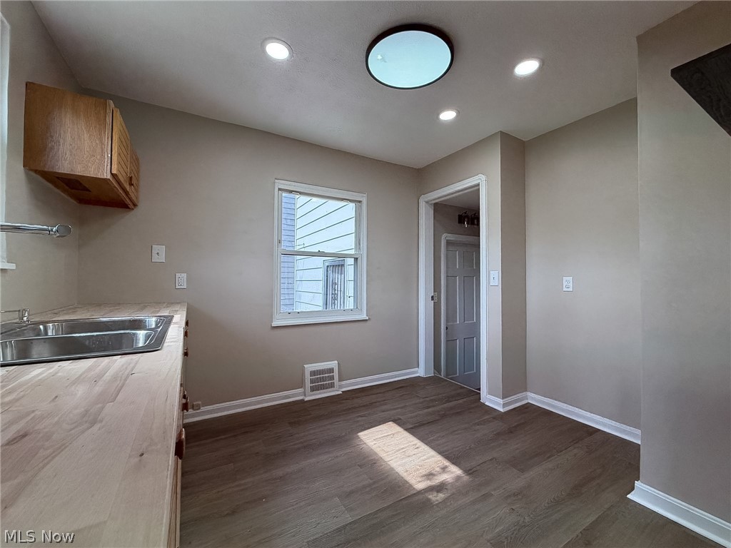 3928 Strandhill Road Cleveland OH 44128