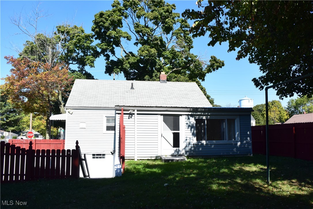 912 Lindsay Avenue Akron OH 44306