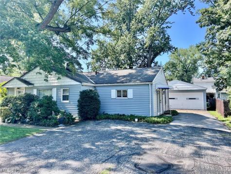198 Courtland Boulevard Eastlake OH 44095