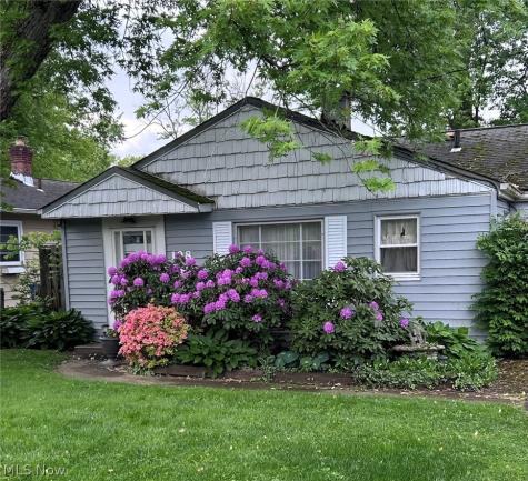 198 Courtland Boulevard Eastlake OH 44095