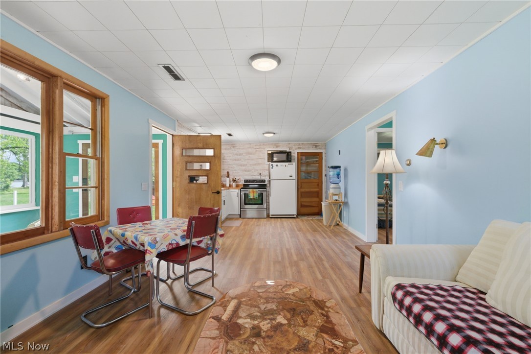 6109 Vale View Drive SW Sherrodsville OH 44675