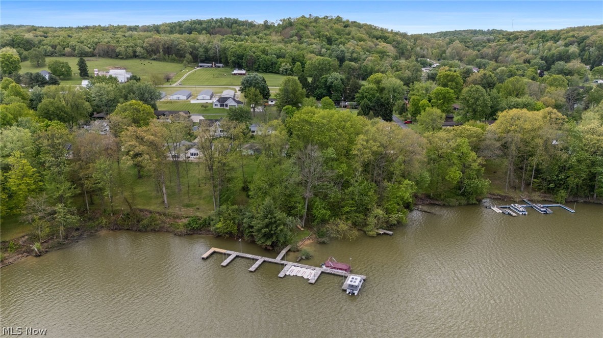 6109 Vale View Drive SW Sherrodsville OH 44675