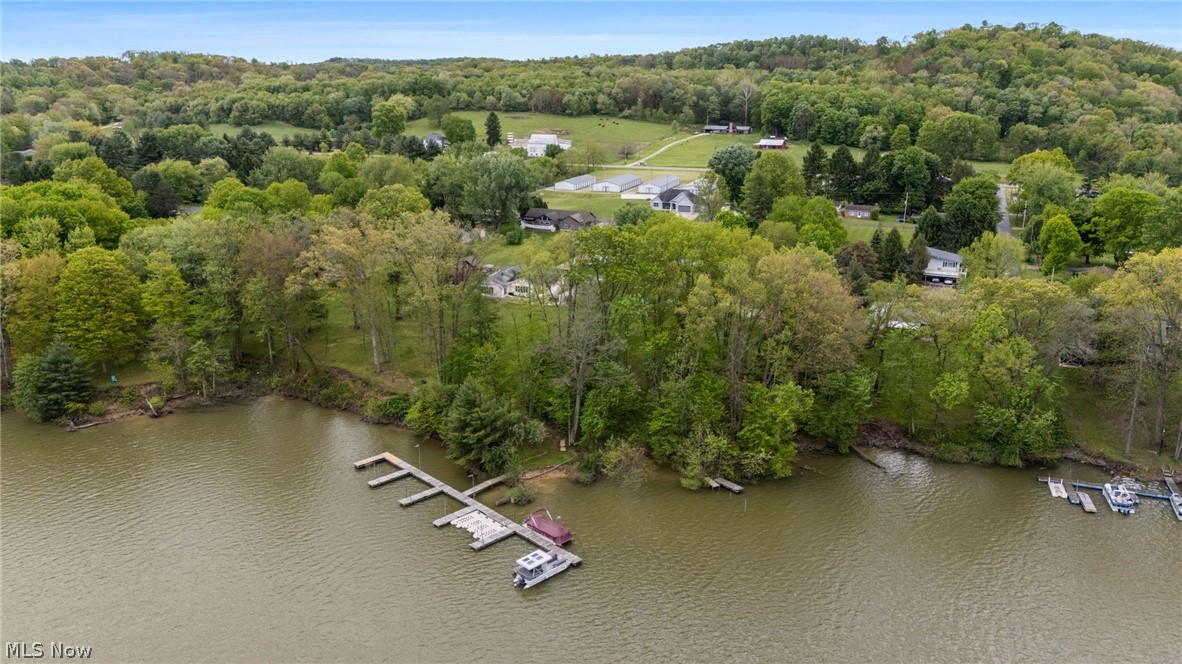 6109 Vale View Drive SW Sherrodsville OH 44675