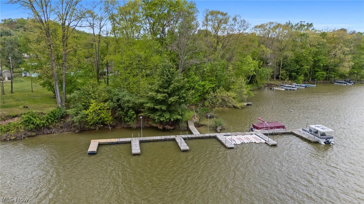 6109 Vale View Drive SW Sherrodsville OH 44675