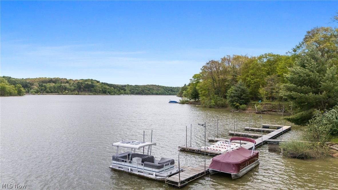 6109 Vale View Drive SW Sherrodsville OH 44675